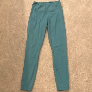 yogalicious leggings. super soft!